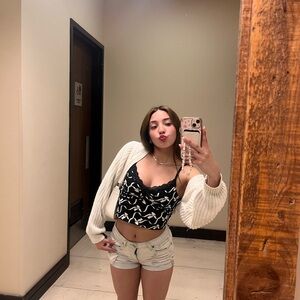 Women's Black and White Bow Patterned Top